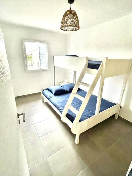 8 Personnes Bord De Climatisee * Saintes-Maries-de-la-Mer